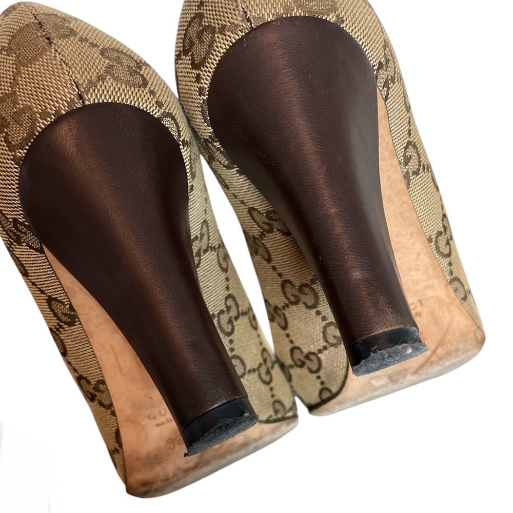 GUCCI Canvas Supreme Interlocking GG Logo Studded Block Heel Pumps \\ 36.5 - Picture 10 of 13